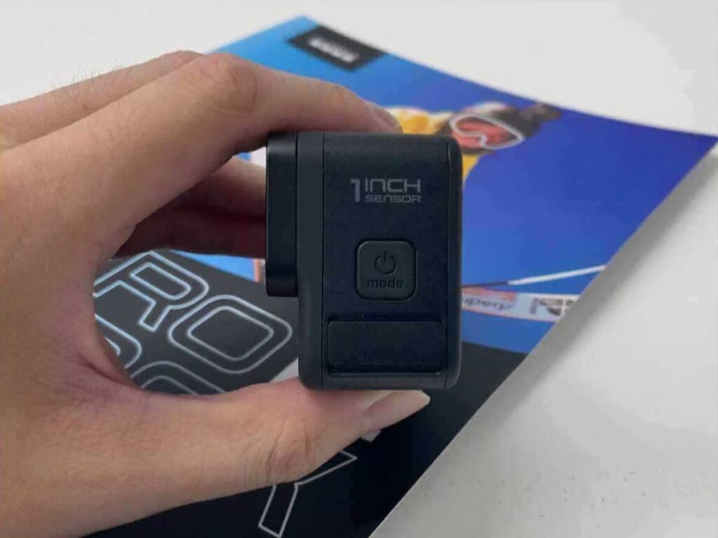 lateral gopro 12 com sensor de 1 polegada